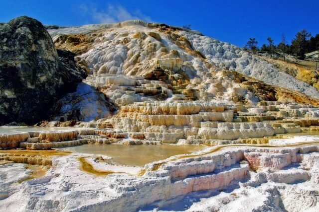 EUA mammoth-hot-springs-yellowstone